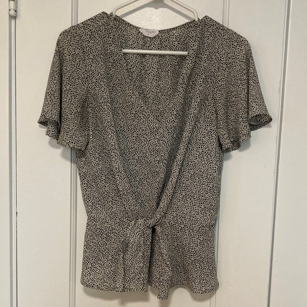 Black and tan cheetah print V neck